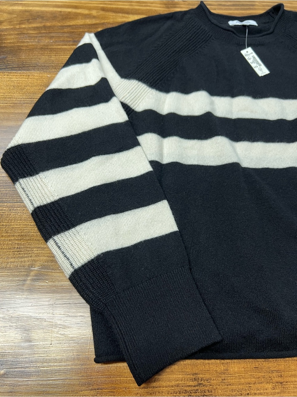 Madewell Cashmere Raglan Sweater in Stripe Black White Size Medium NWT - Picture 9 of 11